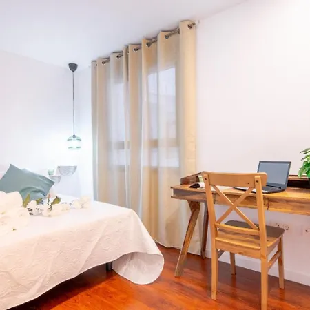 Expoholidays- Rueda Lopez Con Parking Gratis 4b